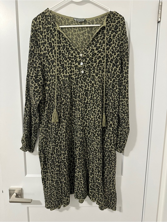 Pistache Dresses & Skirts - Pistache Green Leopard Print V-neck Flowy Dress Size Large Women’s